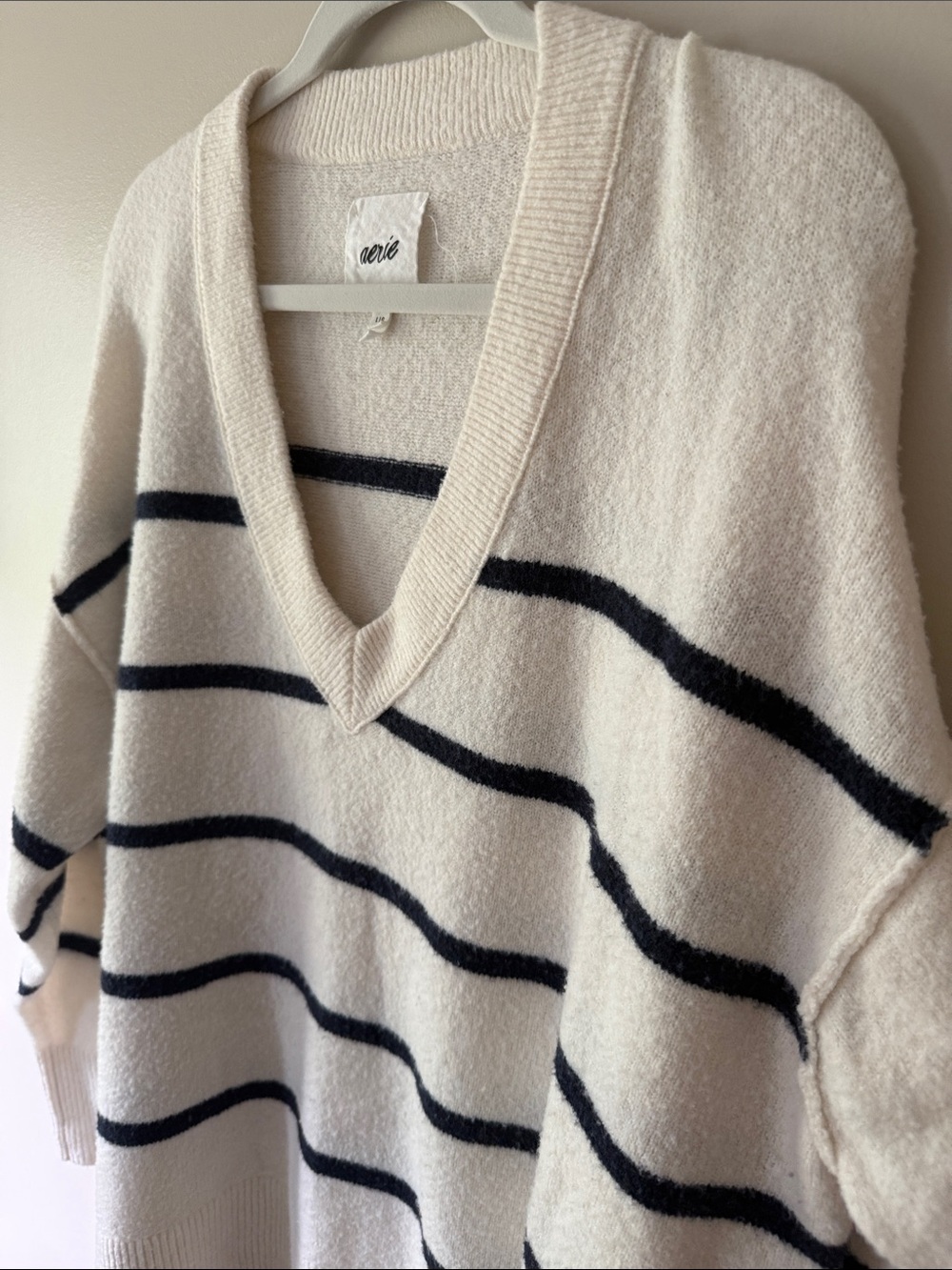 aerie UnReal V-Neck Sweater in Toasted Coconut - Large - Picture 3 of 10